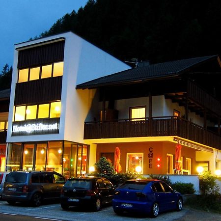Hotel Stifter Lutago Buitenkant foto